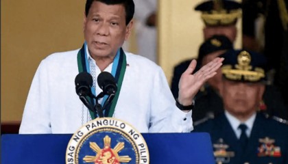 杜特尔特有救了?37万军警声援,菲国抗议者翻倍,女儿独挑大梁能否逆风翻盘?