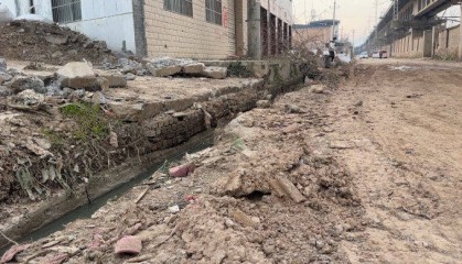 西安4岁男童遭两恶犬袭击重伤,警方启用无人机搜寻现场