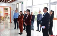 青岛西海岸新区人大常委会党组书记、主任佟海燕一行到红石崖街道调研