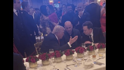 特斯拉市值一夜暴增8500亿元,马斯克身家大涨稳居全球首富