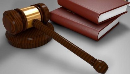 高中生骑电动车回家与摩托相撞致司机死亡:死者家属起诉索赔57万,其父母被判赔46万