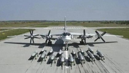 3年多打不垮乌克兰,俄终于找到真相,美以同陷困境,大战一触即发?