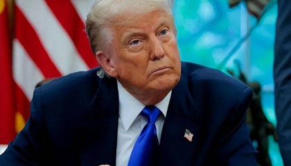 白宫内讧!特朗普30分钟变局,中国政策制定者如秋叶般被扫地出门!