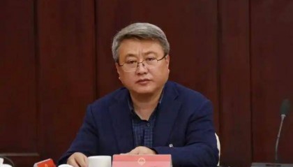 受贿数额特别巨大、滥用职权致国家利益遭重大损失,陈波被公诉