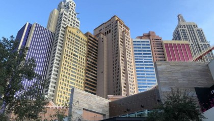 英伟达市值仅差苹果1000亿美元，它会成为全球最高市值的股票吗？