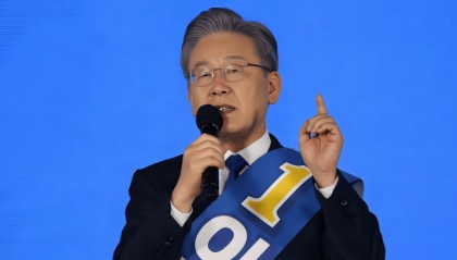 重要证人突然自杀身亡!李在明不得不承认,他果然还是小瞧了尹锡悦夫妇,又被他们逃过一劫?