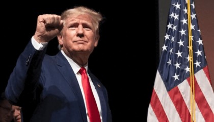 谈判结束,中方离开瑞士,临走前美方送出5个字,特朗普作出选择