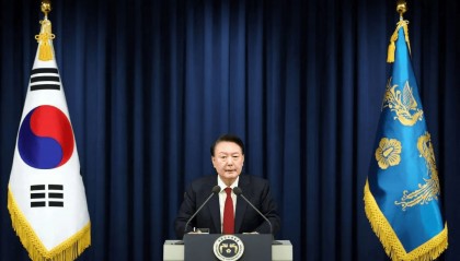 最新!外媒:韩国最大工会发起“无限期罢工”,呼吁尹锡悦以煽动“内乱罪”辞职