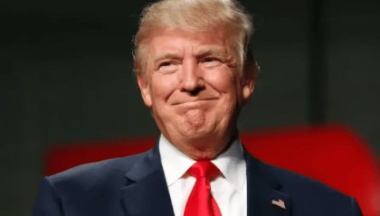 中美没谈拢?关键时刻,特朗普派人给美企传话,美75岁元老再出山