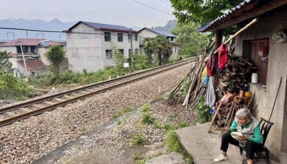 界面调查|铁路穿村而过:一个湘西村庄与17起火车撞人事故