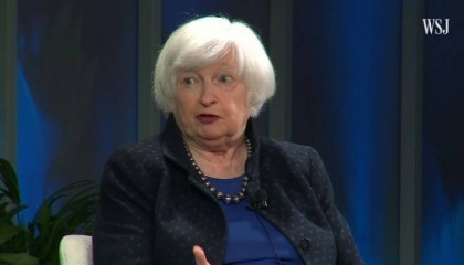 离任前被问“不送中国感谢信”一说,耶伦辩称:中国加入WTO后,我就变了…