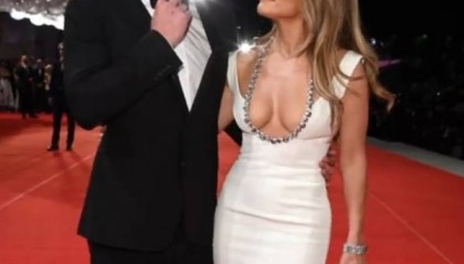 大本和洛佩兹正式离婚 女方自愿放弃配偶赡养费