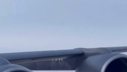 美一架F-35战机坠毁损失近2亿美元，美太平洋空军：液压油受水污染致起落架结冰