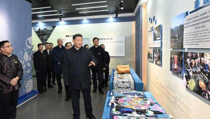 习近平:民族的特色,很古朴也很时尚