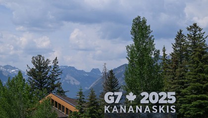 斯塔默折腰和卡尼的沉默:G6正各自用新方式“钓”住特朗普
