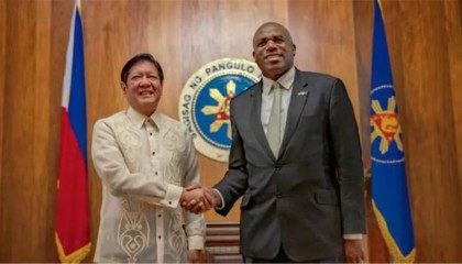 英外长离开菲律宾前,留下8个字,禁止中方做一件事,不知天高