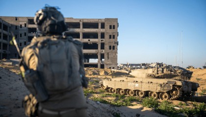 以军对拉法地区进行包围 拆除该地区军用基础设施