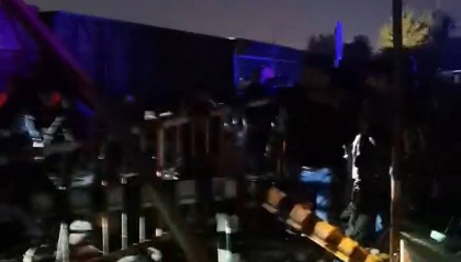 辽宁葫芦岛市一轿车与火车相撞?当地应急部门:轿车闯闸未撞火车,致2死6伤