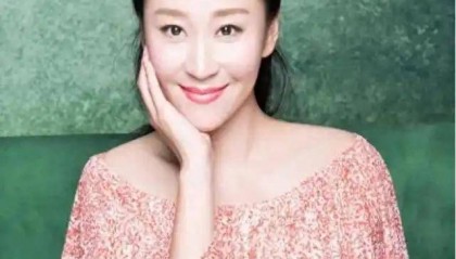 苗圃:父亲病重让罗晋掏空积蓄,出院后转身嫁给了大21岁百亿富商