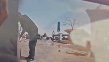 小米SU7在服务区被恶意割胎,阳西警方通报:嫌疑人被当场抓获,已刑拘!