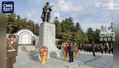 金正恩参谒中国人民志愿军烈士陵园,向毛岸英之墓献花