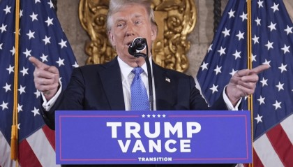 中美破冰?特朗普对华态度180度大转弯,关键时刻,拜登出尔反尔