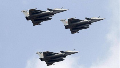 印度不服气,大量战机升空,印媒公开炫耀,马克龙的心又悬起来了