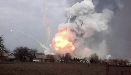 乌克兰“大鱼”究竟是谁?俄军突下重锤,15枚大杀器炸瘫杜布诺机场