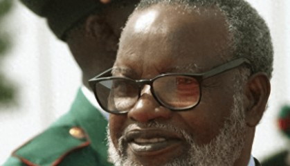 三消息:外交部发声哀悼;多次窜台,她终于被拿下!绝不惯着