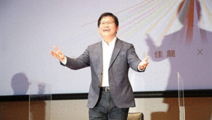 赤裸裸对外“大撒币”?林佳龙要企业投资“友邦”,网友痛批捞钱