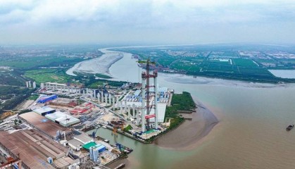 张靖皋长江大桥首座索塔塔柱施工完成