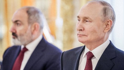 普京与亚美尼亚总理通话,讨论亚阿关系及俄美接触