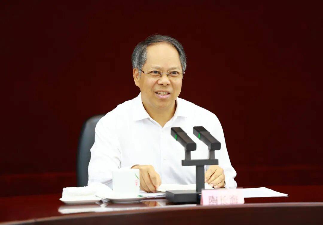 省十四届人大常委会第十九次会议列席代表座谈会召开