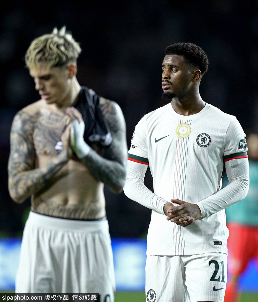 少儿不宜！张玉宁与对方球员冲突背后的故事与战术解读