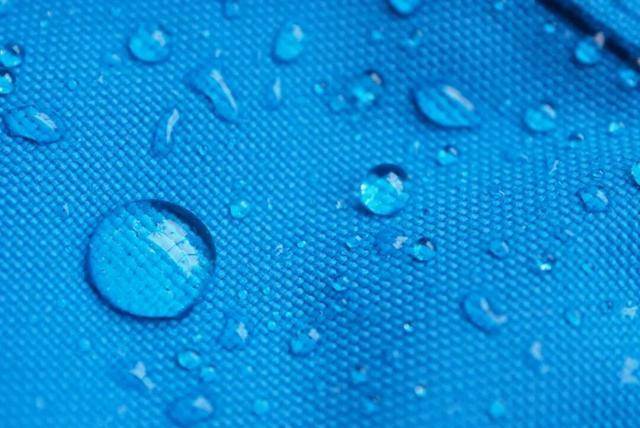 长图站｜冲锋衣真的不能机洗吗？到底怎么洗它才不会坏？